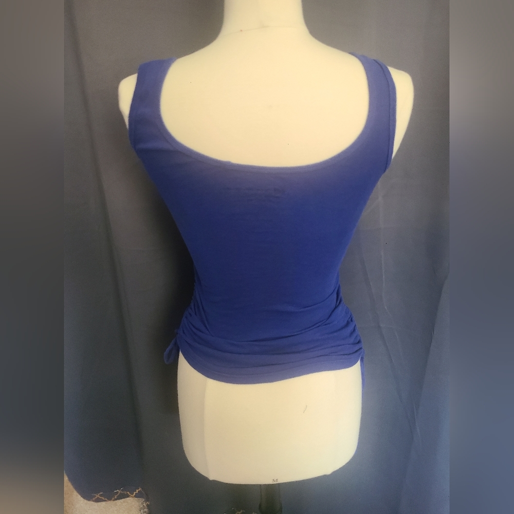 Tops - Picture 5 of 5